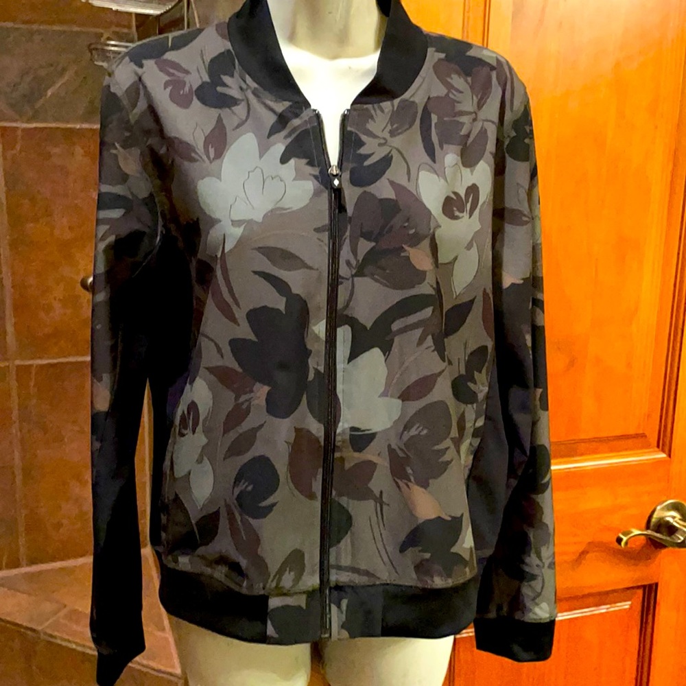 Sketchers Camo bomber jacket
